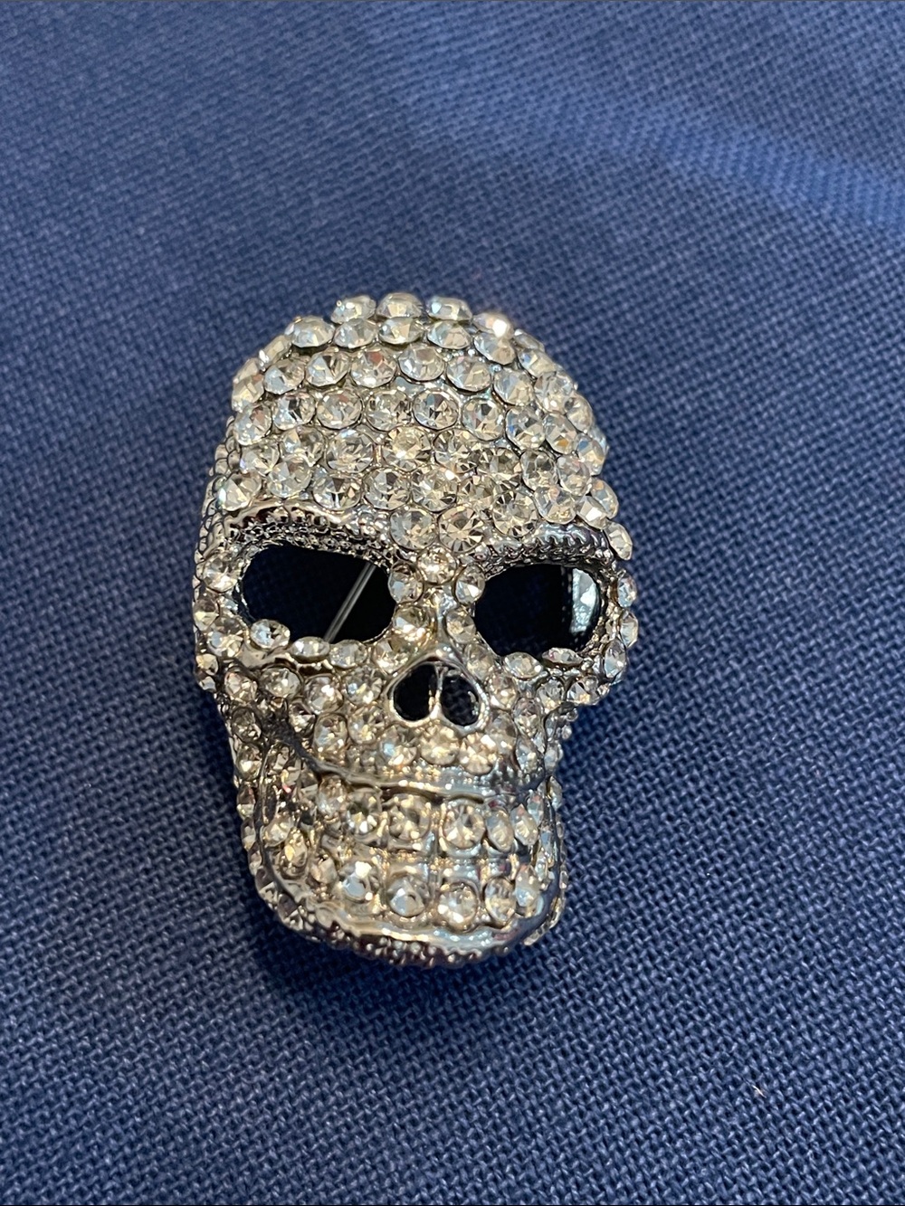 Rhinestone Skull Brooch Pin - Silver Sparkle